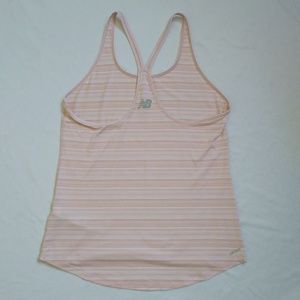 New balance tank top
SIZE M